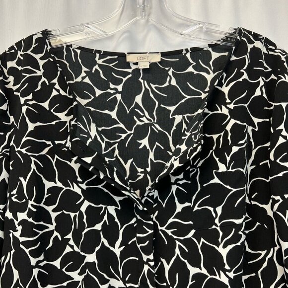 Loft Womens Romper Playsuit Black White Floral Short Sleeve Roll Tab Button 4 - Picture 3 of 11